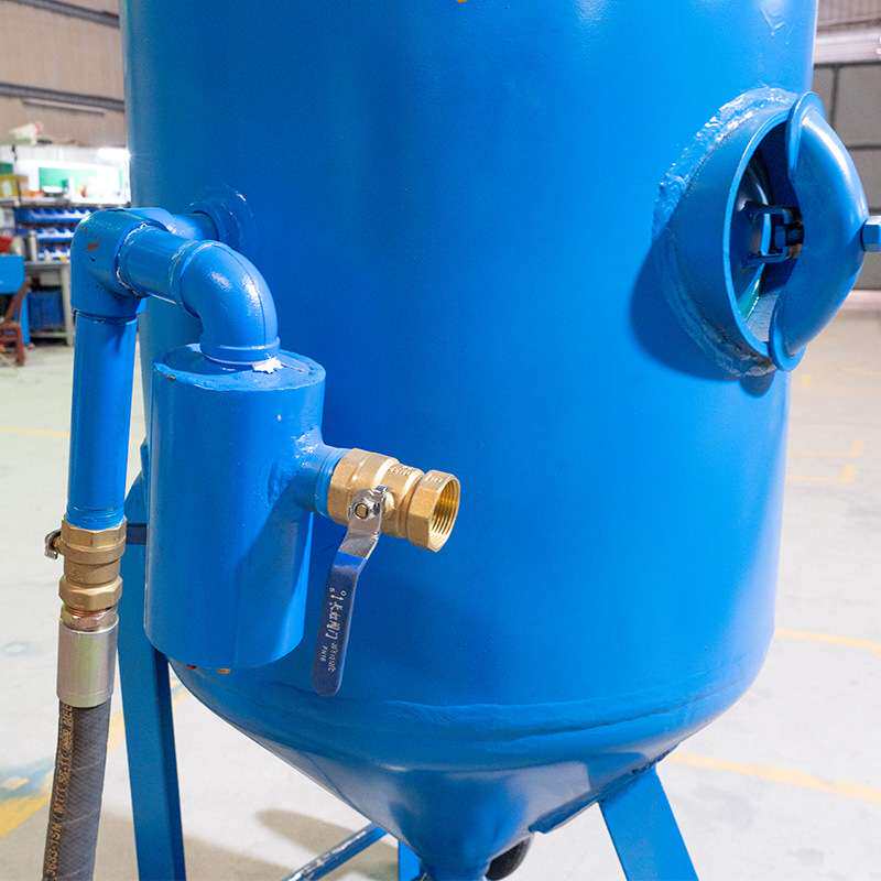 KZ-1小型跨境加压钢结构户外环保喷砂储存罐汽车除锈设备喷砂机