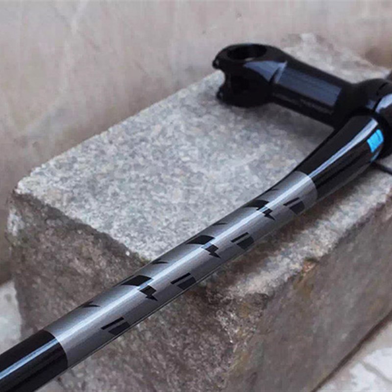 @自行车刺客和地平线联合碳纤维车把街道车把死苍蝇W车把大扬车把