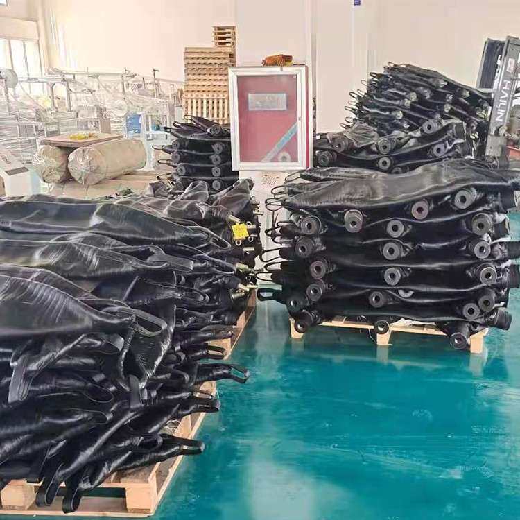 圆柱形管道充气堵水气囊 来图出样 市政污水管道封堵橡胶气囊