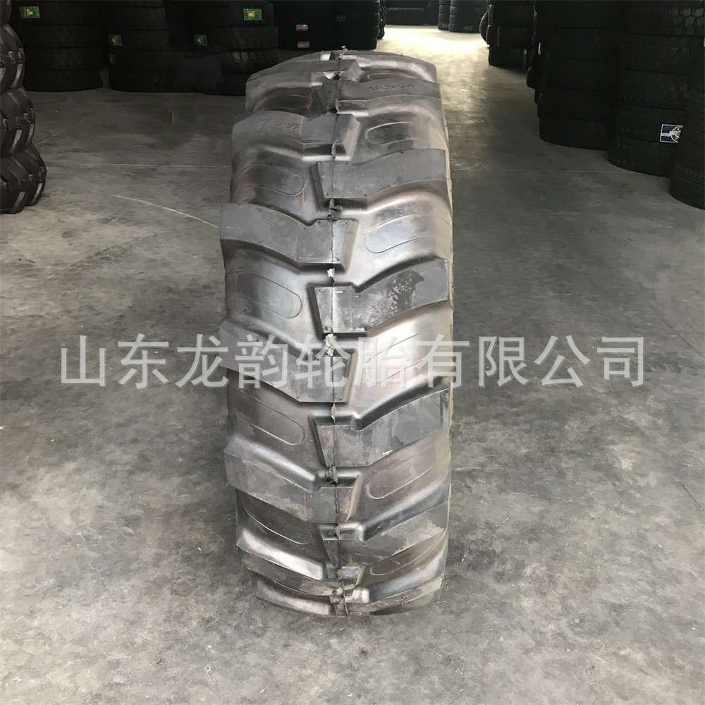 16.9-24两头忙尼龙轮胎 16.9-24G4花纹杰西博装载机工程真空轮胎
