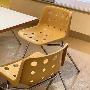 芝士奶酪椅中古风洞洞椅多巴胺休闲椅网红餐厅咖啡奶茶店靠背餐椅