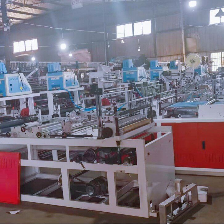 pe快递袋制袋机，断胶功能喷胶制袋一体机，双通道喷胶制袋一体机