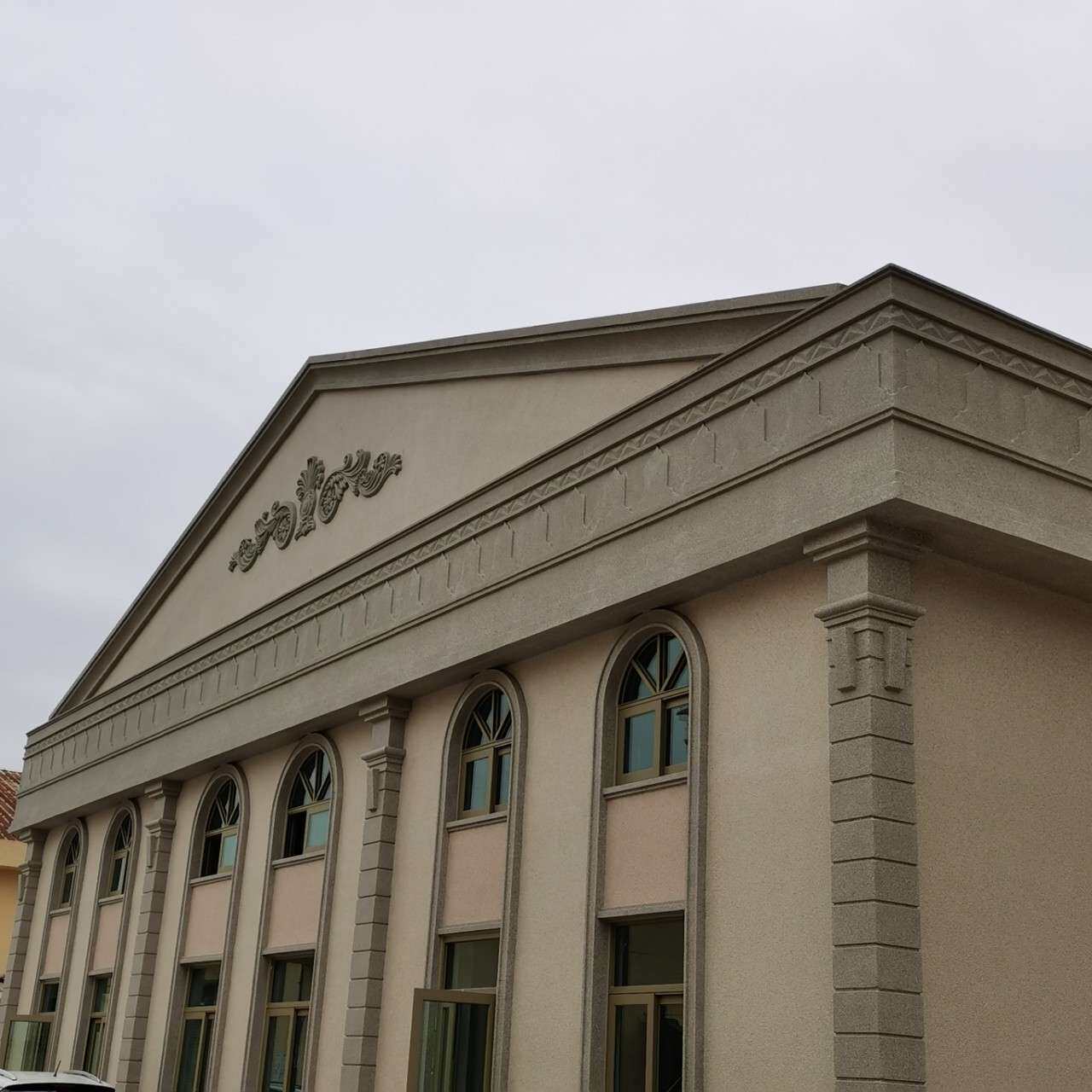 生产玻璃纤维水泥预制GRC罗马柱檐口线窗套产品提供设计安装喷漆