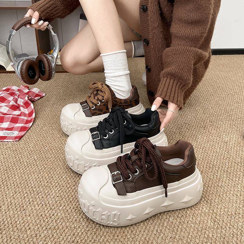 7cm增高大头休闲子女2025年秋季新款小个子厚底松糕板鞋面包鞋