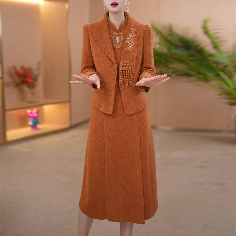 立领长袖刺绣盘花两件套连衣裙女2026秋季新款妈妈套装显瘦中长裙