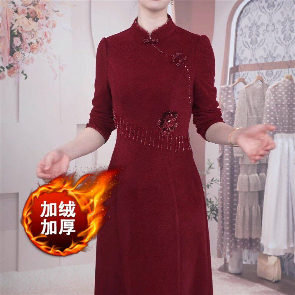 高端复古气质加绒加厚立领修身连衣裙女2026年冬季新款中长款裙子