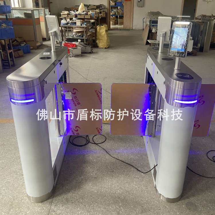 立式单向通道摆闸小区出入智能人脸识别闸机人员进出自动感应挡闸