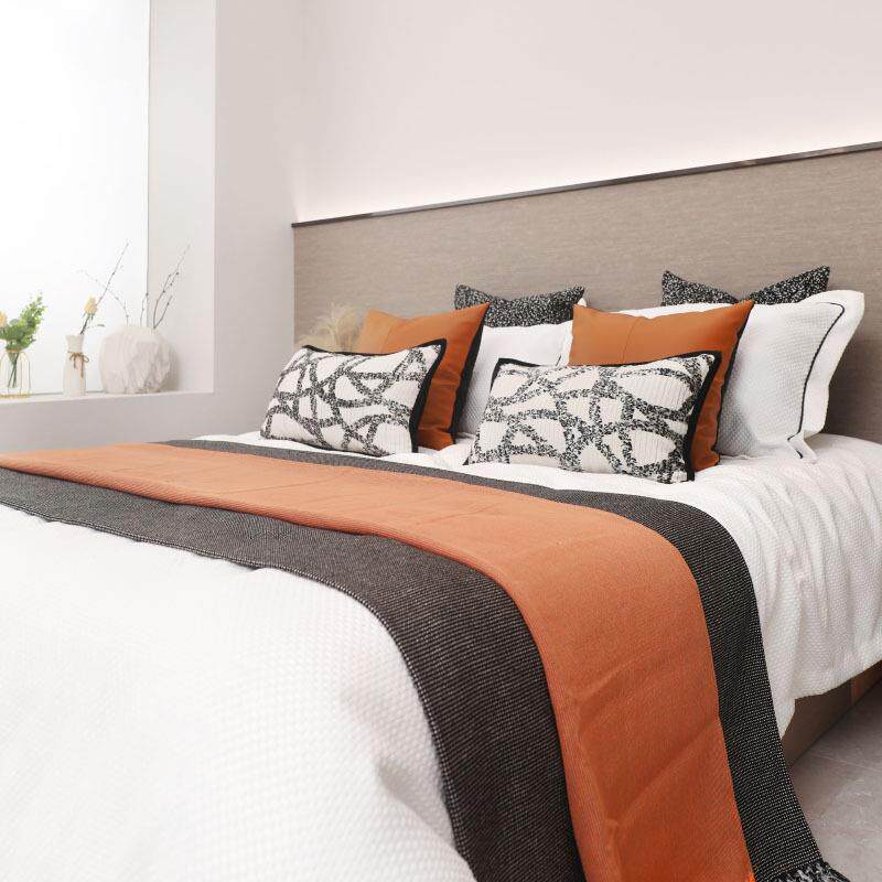 现代简约样板间床品时尚橙色高端酒店展厅软装设计多件套厂家