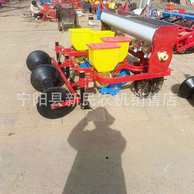 两垄四行花生起垄播种机花生4行垄上精播机带施肥2行花生精播机