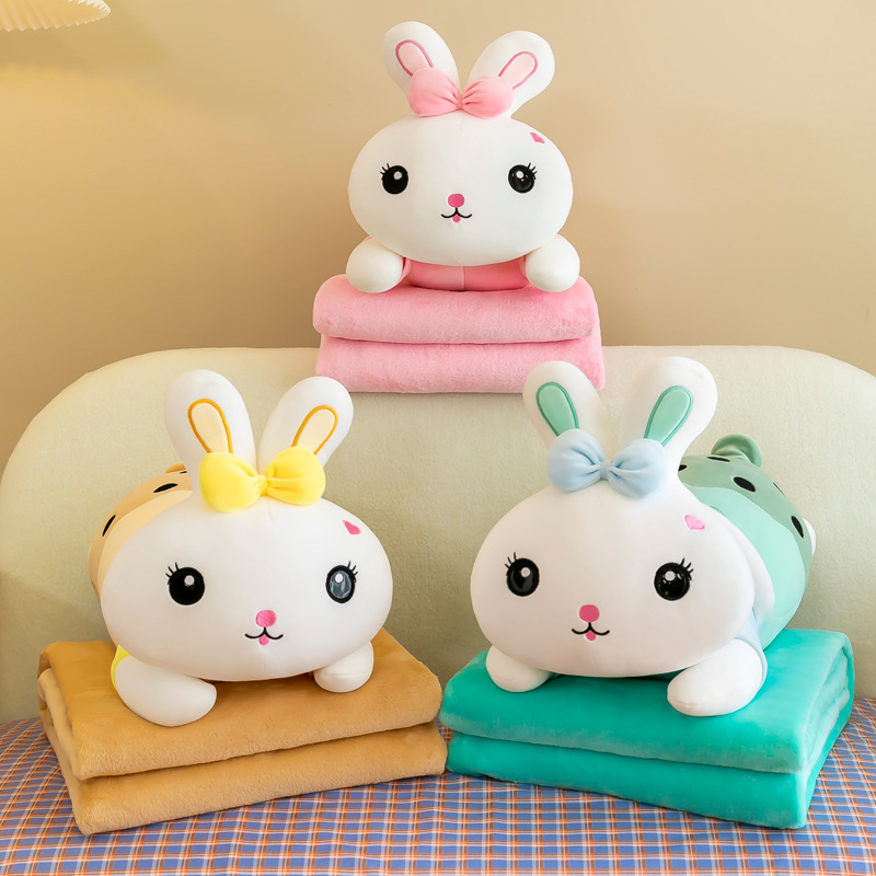 车载兔子抱枕被子两用汽车上公仔毯子2022新款R后排车用午睡空调