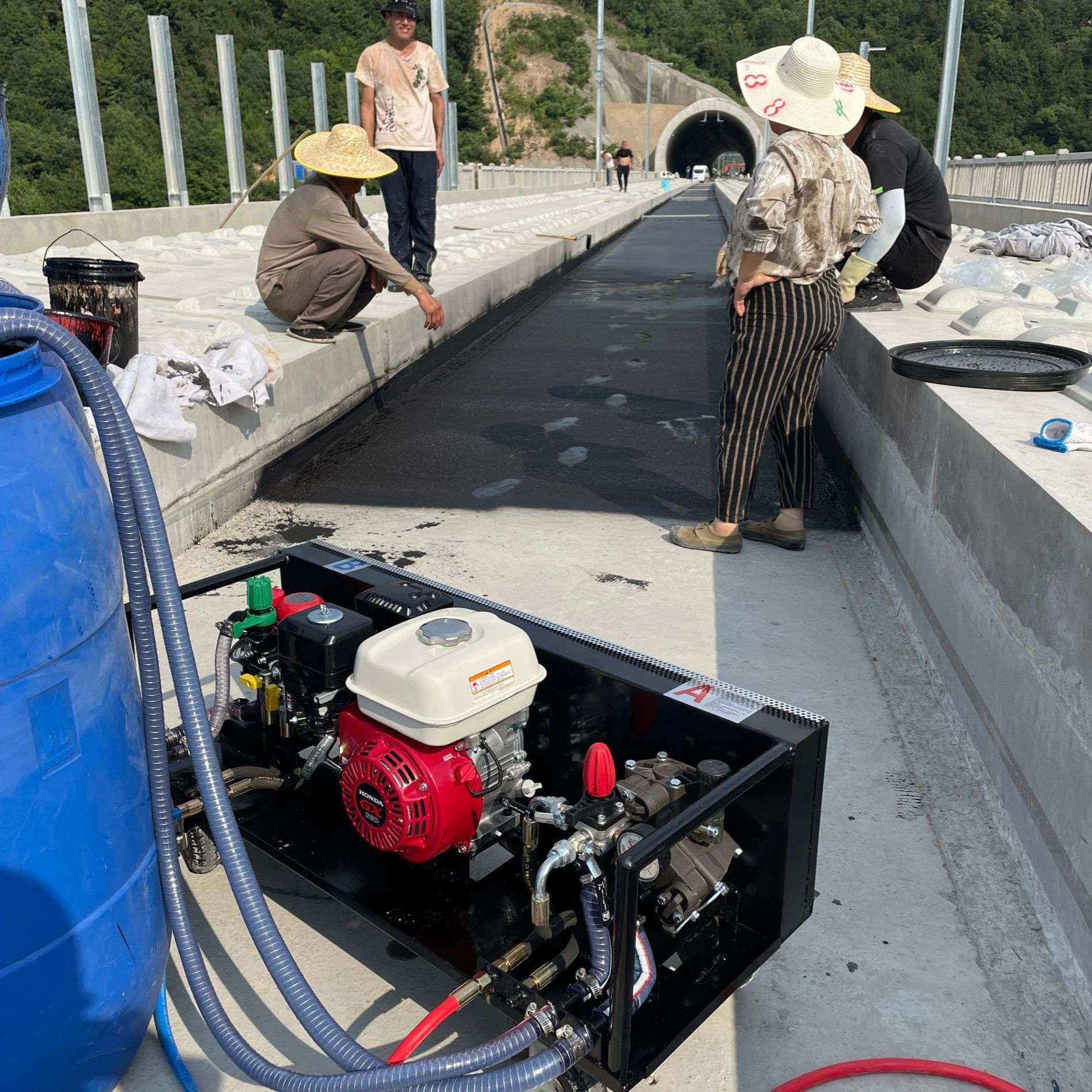 CHAB液体橡胶沥青喷涂设备 M40双组份速凝橡胶沥青喷涂机