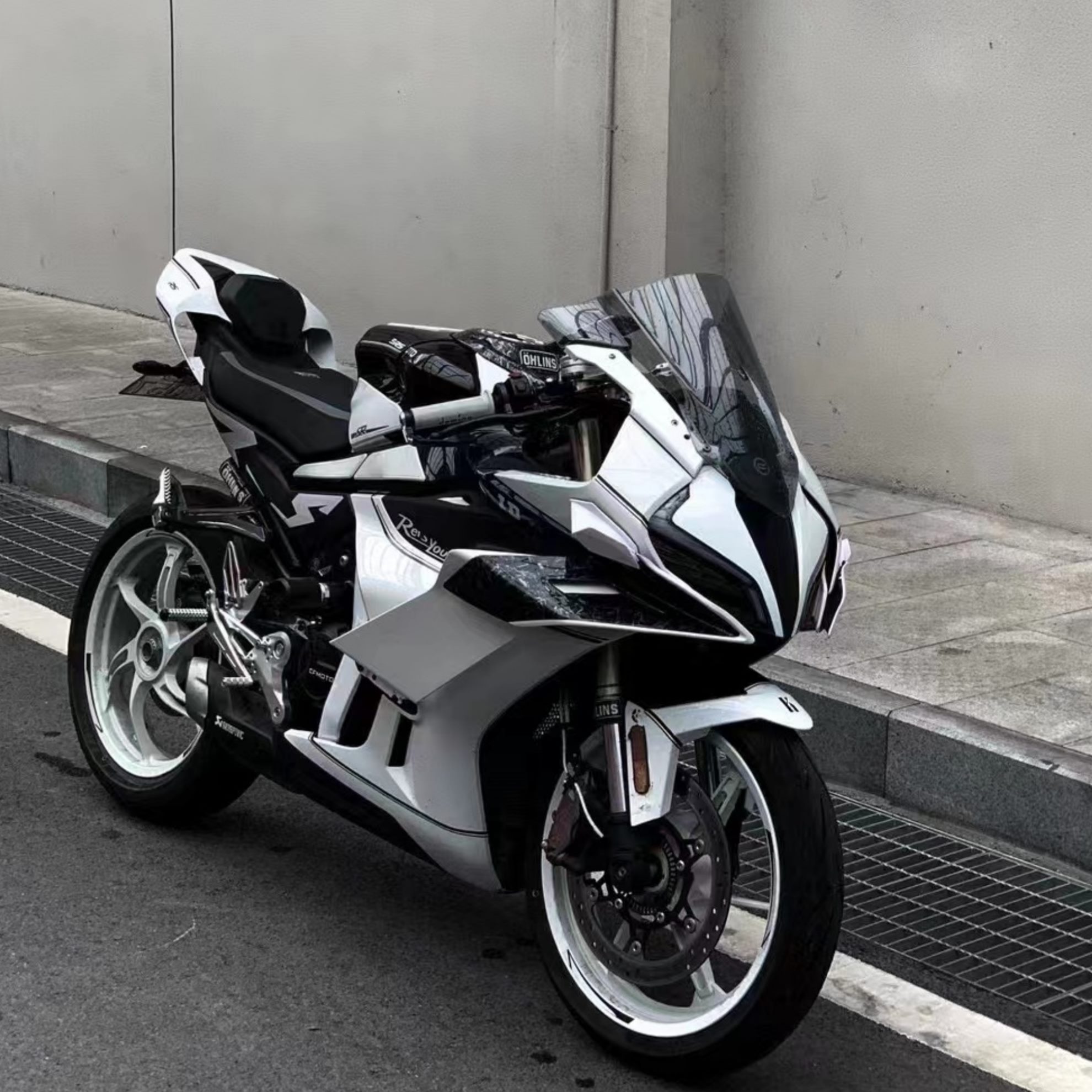 移春改装风挂增高刹车SSRS脚踏单摇臂竞技踏双适用后高脚450升档R