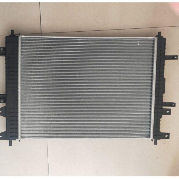 奇瑞艾瑞泽5艾瑞泽7瑞虎3X5X瑞虎7瑞虎8水箱总成大水箱散热器水箱