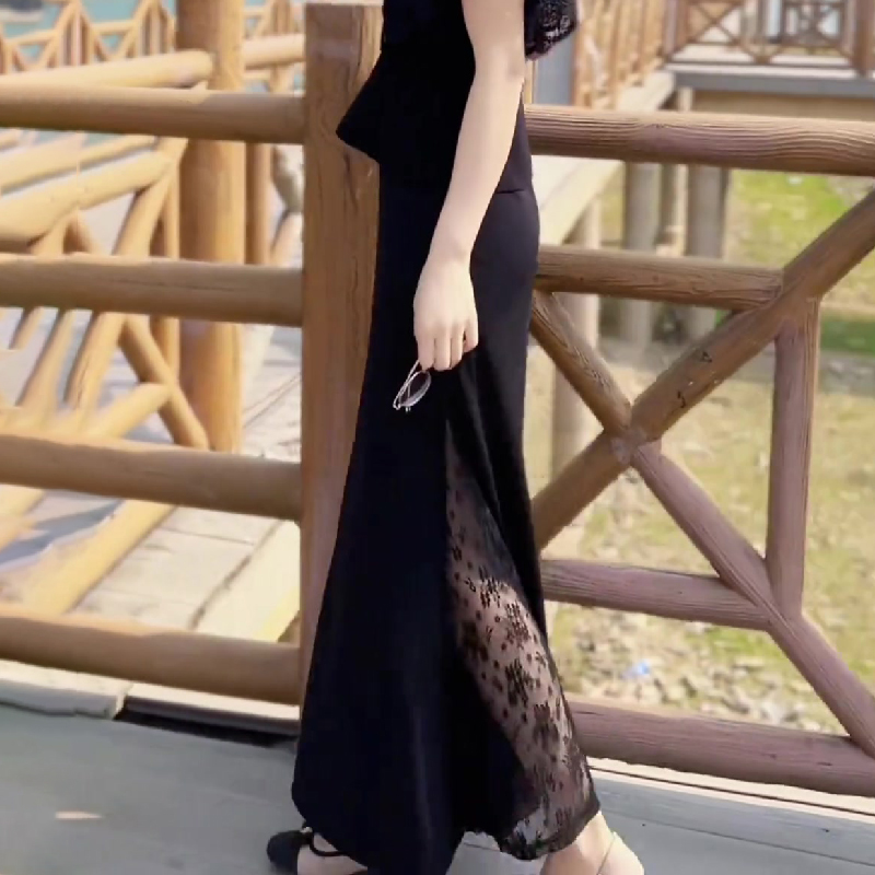法式优雅黑色百搭半身裙女2025夏季新款蕾丝长版气质流行鱼尾裙子