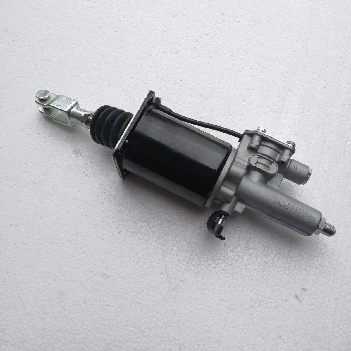 8K9一汽解放J6F离合分泵/离合器助力器/离合器助力泵总成解放