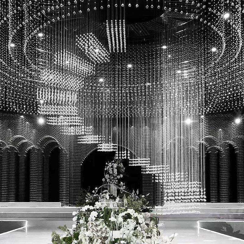 婚礼水晶螺旋楼梯珠帘珠链吊顶布置婚庆舞台道具现场装饰菠萝珠