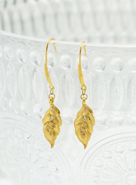 【店铺专属】18k金拉丝树叶耳钩【QL07192】