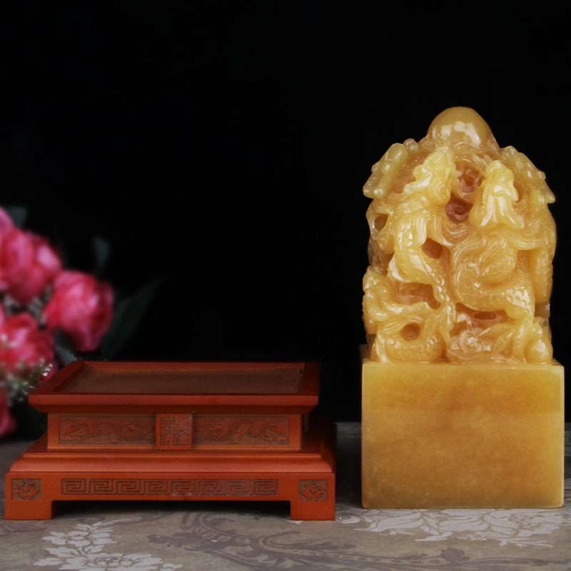 米黄玉龙头印章 手工雕刻黄玉九龙玉玺办公印章