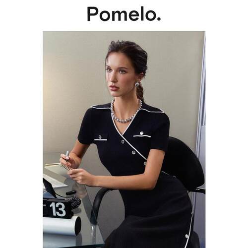 Pomelo 优雅简约开扣设计侧开衩修身撞色V领连衣裙女