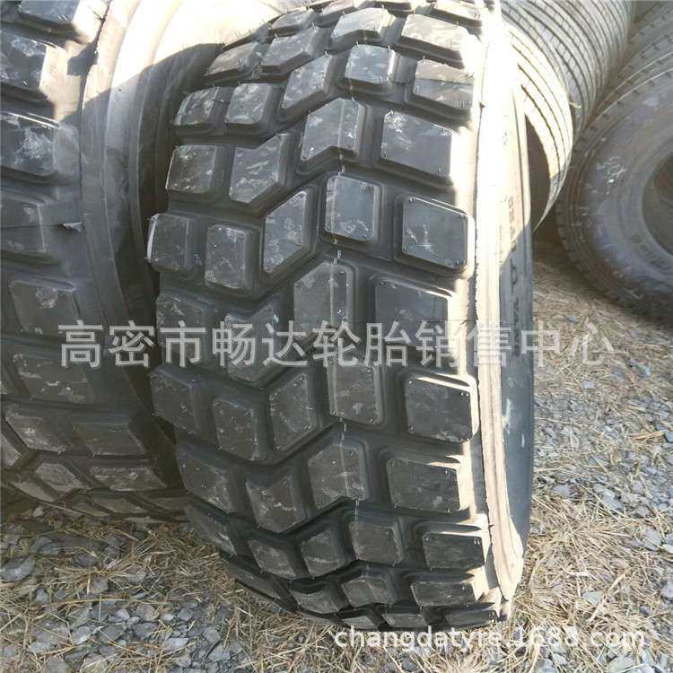 销售14.00R20载重卡车矿用轮胎正面吊全钢丝越野 轮胎