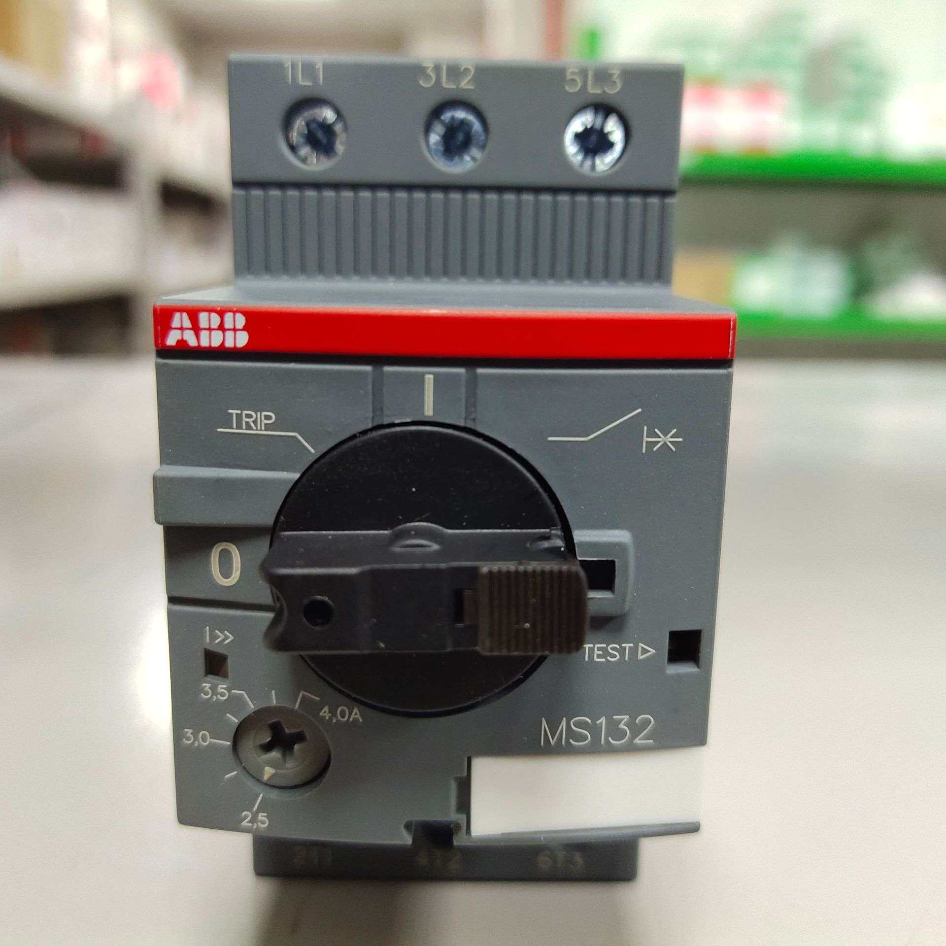 【原装】ABB空气断路器E4N 3200 D LI 3P FHR NST