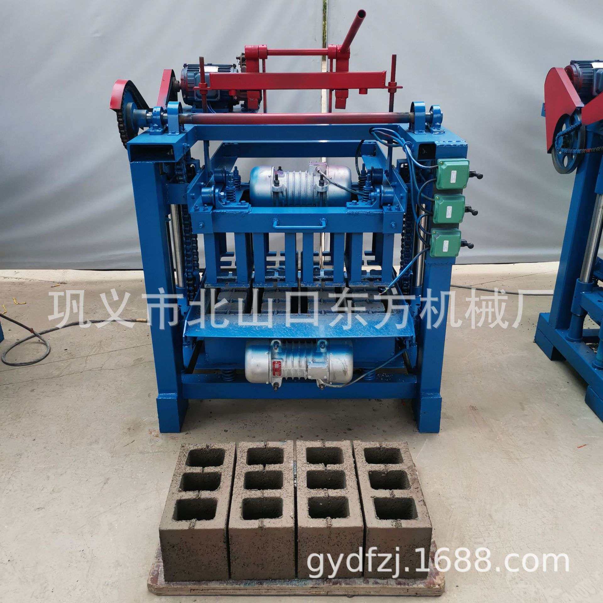 4-35A四柱机400-200-200三孔空心砖水泥制砖机占地小操作简单热销