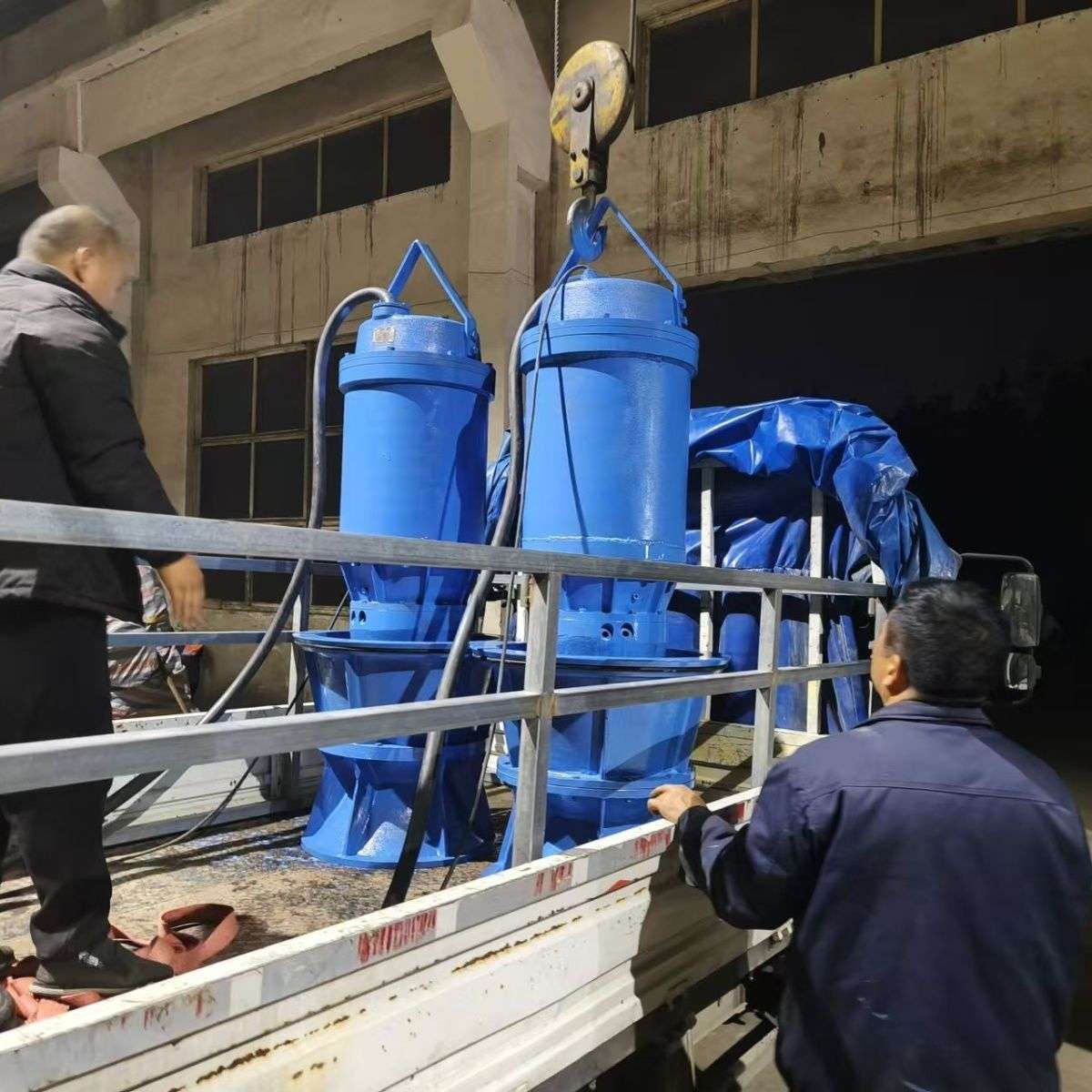 新品潜水泵380v三相高扬程农田灌溉潜水轴流泵350QZ30千瓦电机高