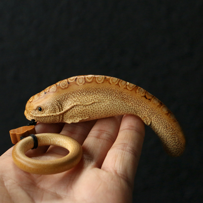 精品名家刘卫强纯手工精雕小鲶鱼手把件寓意《年年有X余》竹根雕