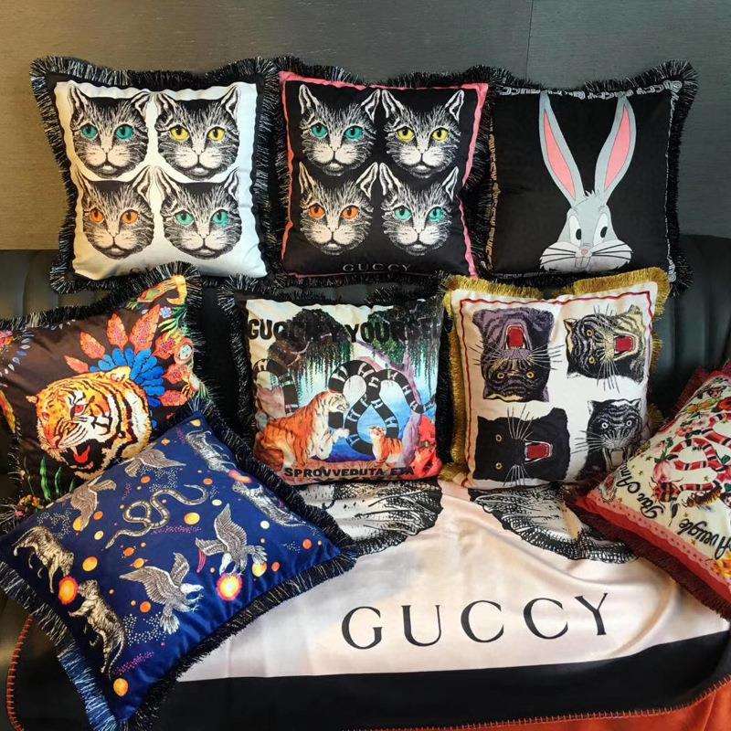 轻奢时尚老虎双面印花方抱枕 样板间客厅沙发垫装饰流苏靠垫含芯