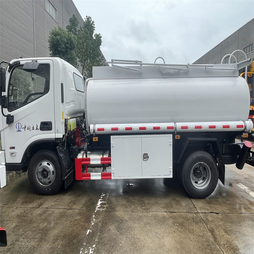 福田欧马可卡车 FOTON5方油罐车 流动加油车 5000L运油车 右舵车