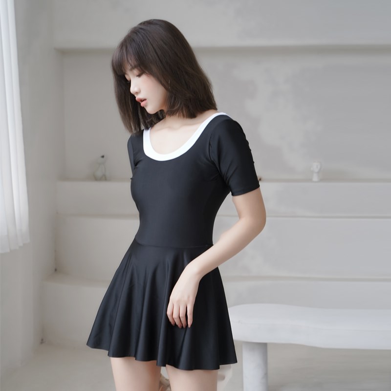 连体泳衣女款2024新款夏季保守显瘦遮肚裙式平角游泳馆大码游泳装