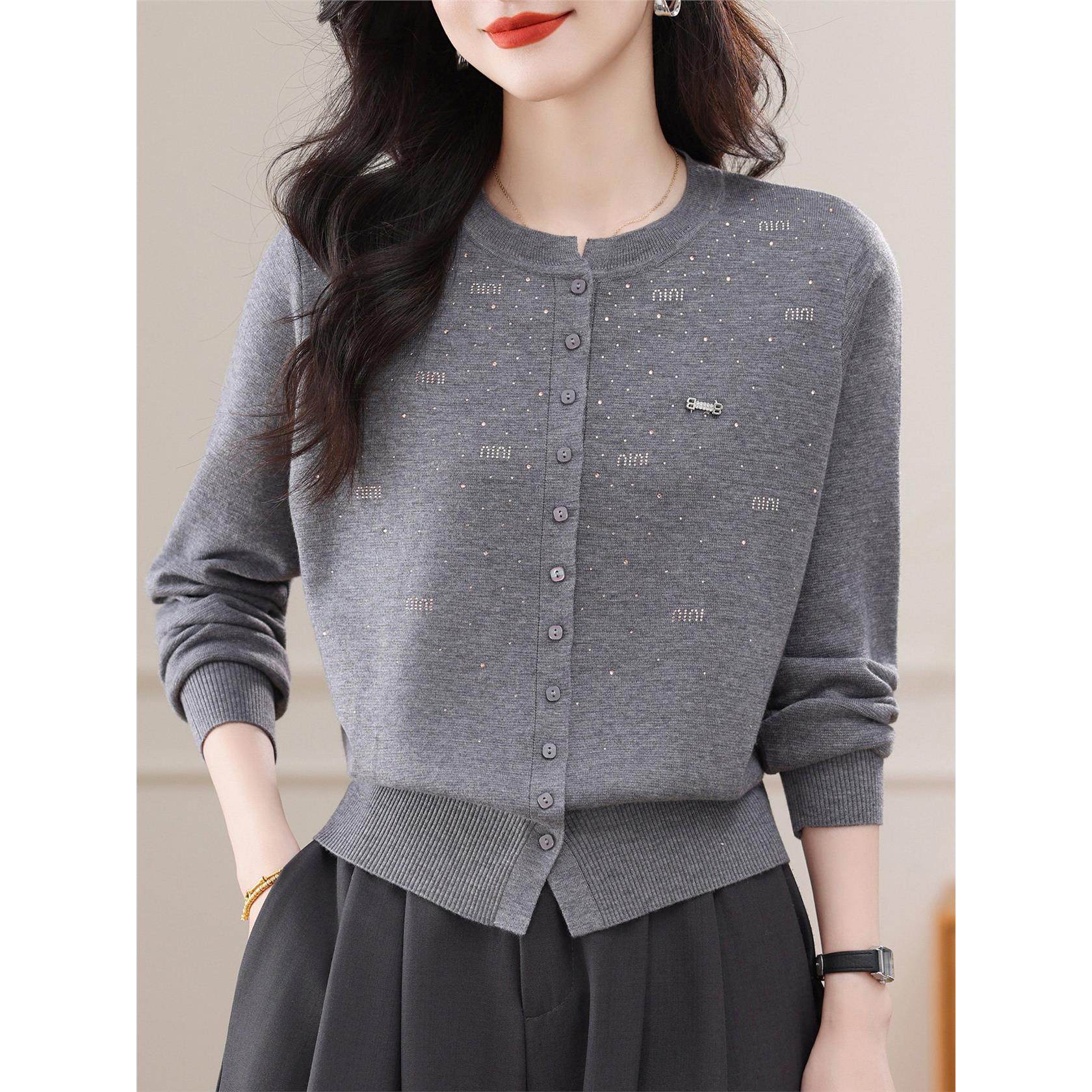 高级感灰色针织上衣2025秋季新款女装MIU系时尚烫钻毛衣开衫外套