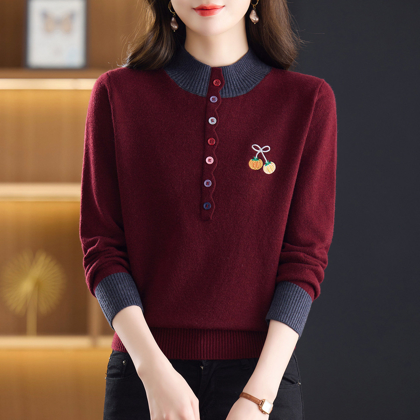 拼色半高领钮扣毛衣女士秋冬刺绣妈妈针织打底衫冬季内搭加厚上衣