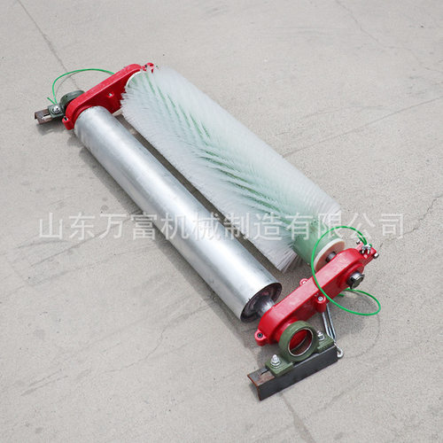 厂家定制无动力滚刷清扫器 B65尼龙钢丝混合毛刷耐磨滚刷清扫器