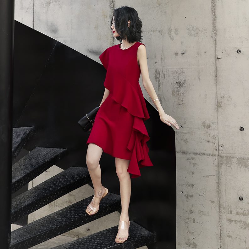 酒红色短款敬酒服新娘小个子晚礼服2024装便门订婚结婚裙女新款回
