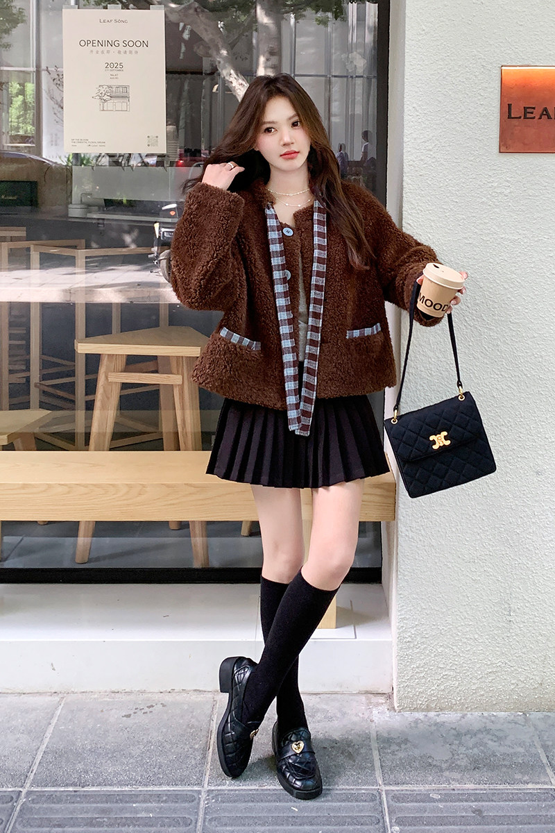 甜美减龄系带羊羔毛外套女2025冬新款韩版复古小个子短款皮毛一体,女装皮草,浙宝187