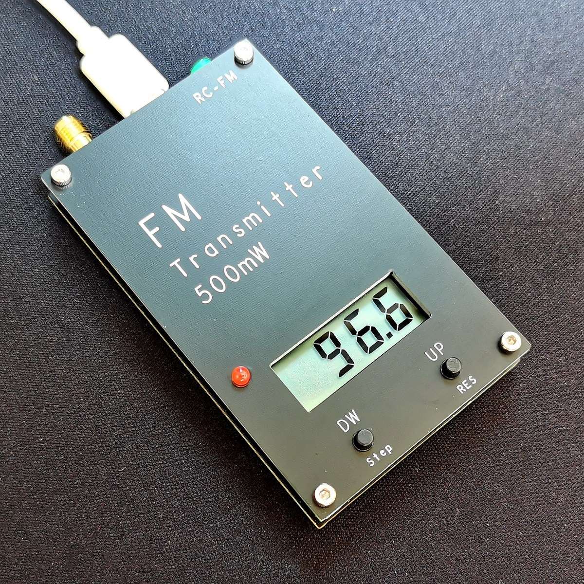 2000米 FM发射机 数字显示 0.5W 500mW 立体声 76-108M （直拍）