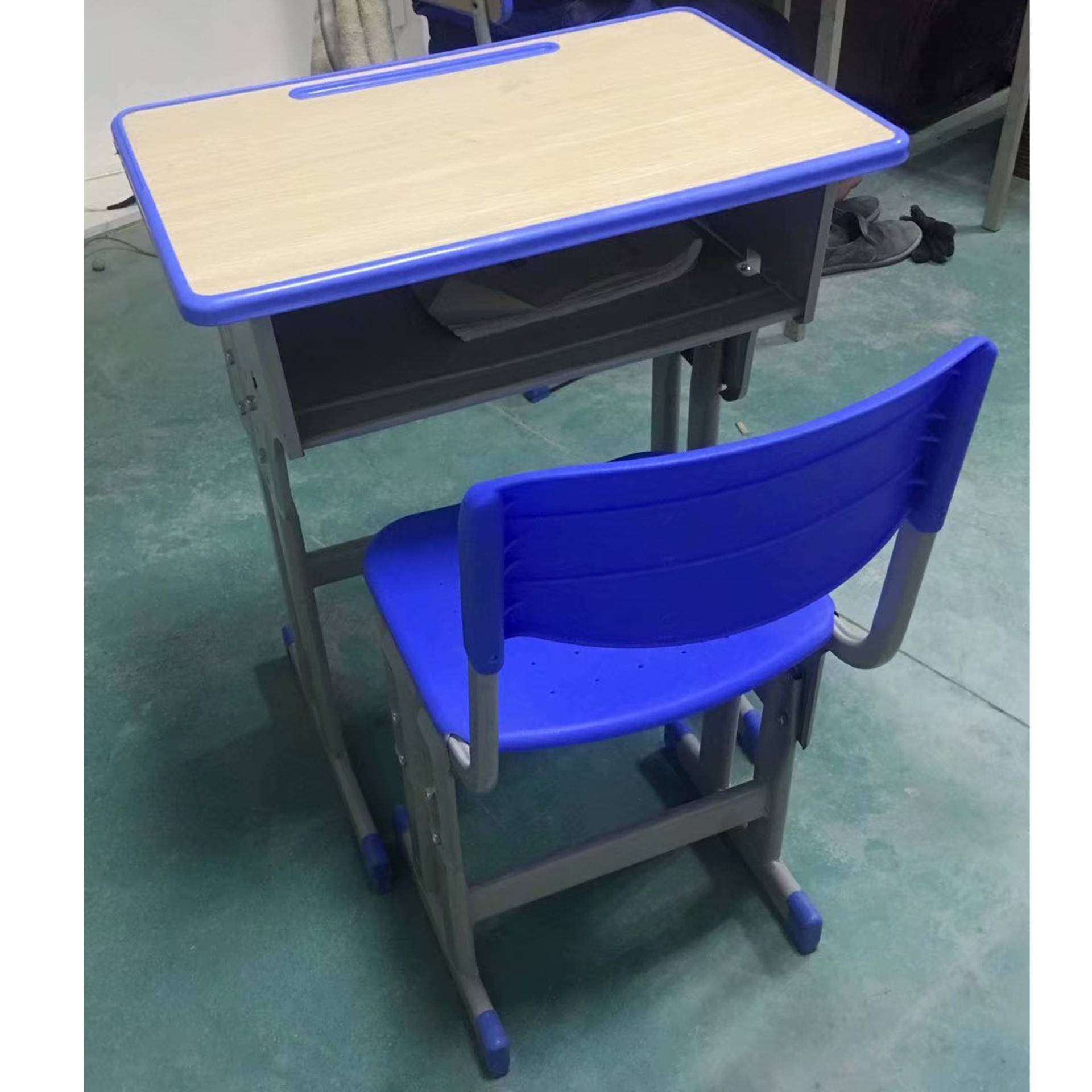 课桌椅单人双柱兰色包边PP塑料注塑椅面升降靠背椅高中小学