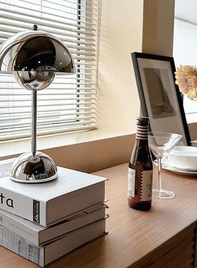 丹麦复古花苞台灯VP9北欧设计师书房氛围无线充电卧室床头小台灯