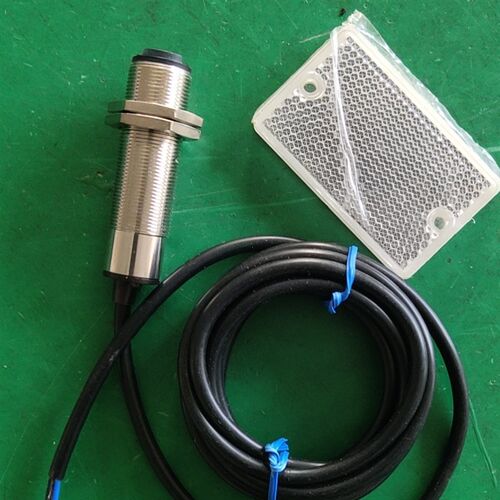 杭发光电开关反射式传感器E3F-R2NK PK3线常开10-30V 2线常开220V