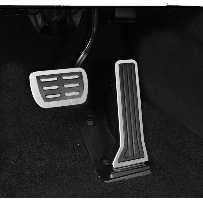 模尔轮用于小鹏G6油门刹车脚踏板改装休息踏板加厚防滑G6内饰升级