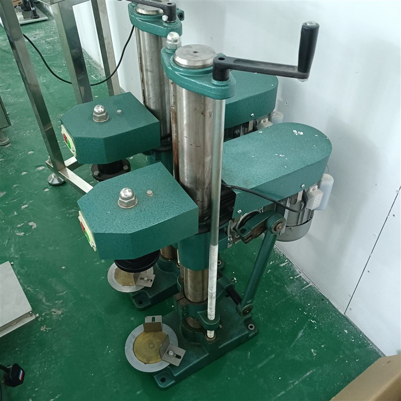 半自动玻璃瓶塑料瓶铝盖螺纹盖锁盖机封口机旋盖机封盖机源头厂家