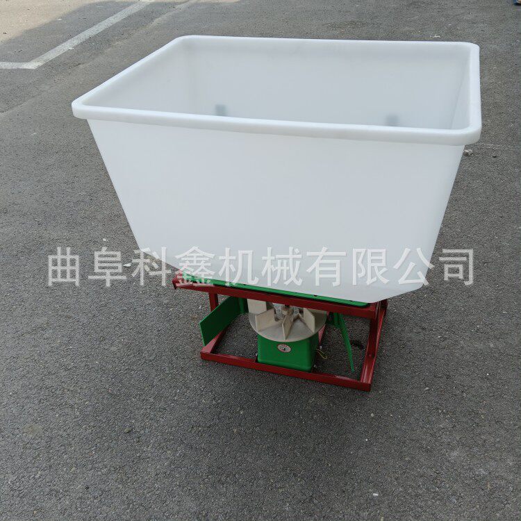 小型农用悬挂式撒肥机电动小麦玉米施肥机底盘果园颗粒化肥追肥机
