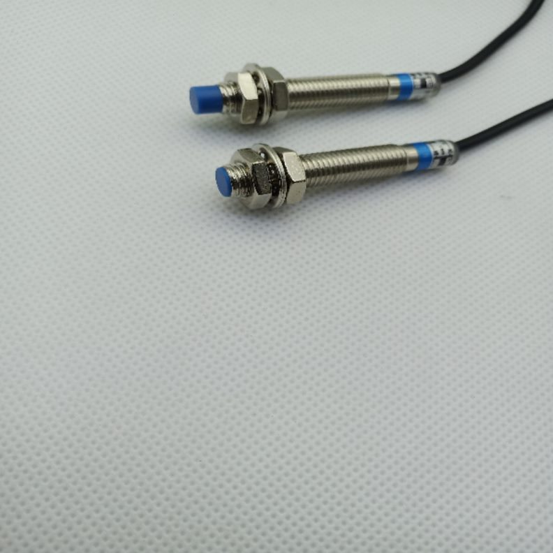 PF1P传感器-N常闭电感36VDCMP接近开关华三线金属BA24V全12V8式
