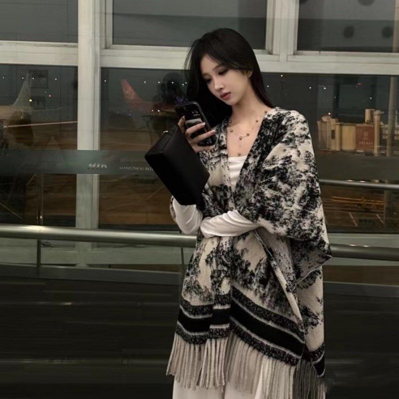 2024新款水墨画披肩秋冬季百搭韩版氛围感空调围巾女旅游保暖斗篷