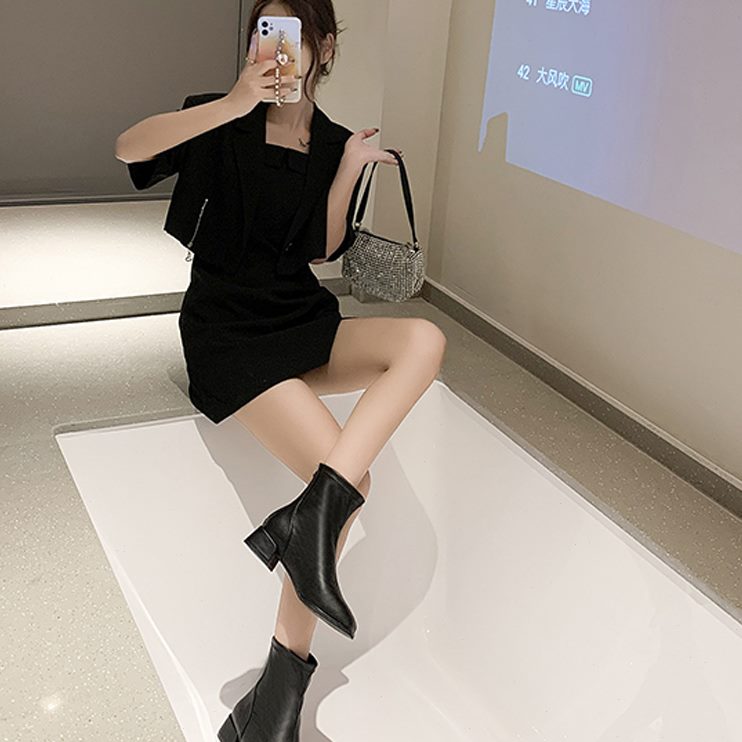 后季瘦瘦靴新款马丁靴短靴粗跟春秋女子2024拉链单靴方头百搭显瘦