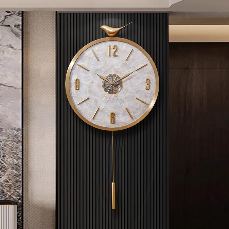 现代简约挂钟家j用装饰表挂墙壁钟客厅轻奢黄铜钟表静音创意石英