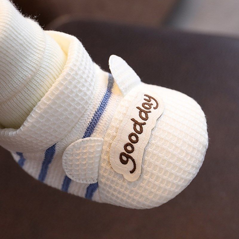 初生婴儿鞋袜0到6个月软底不掉鞋7男女宝宝袜鞋秋冬0-1岁步前鞋子