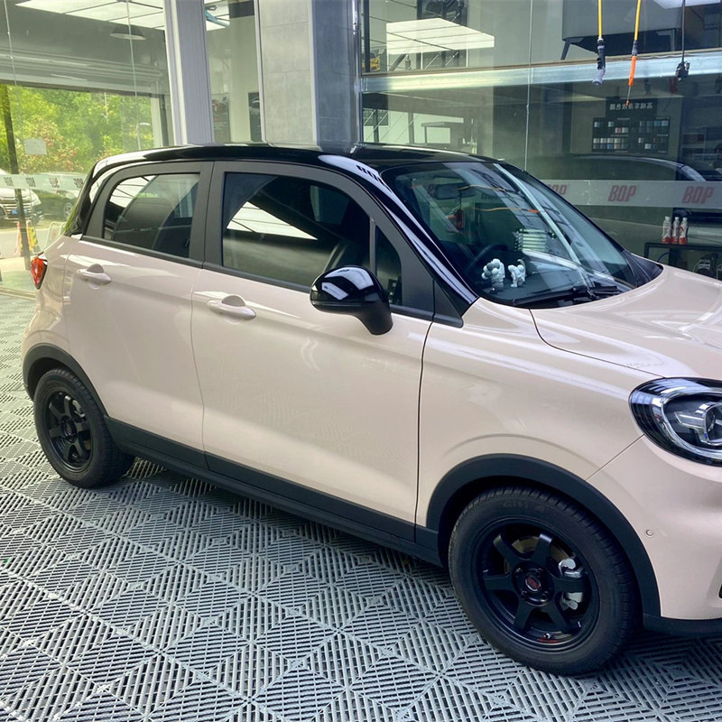 零跑T03汽车贴膜悬浮车顶改色膜全车膜双拼撞色车身PET钢琴亮黑膜