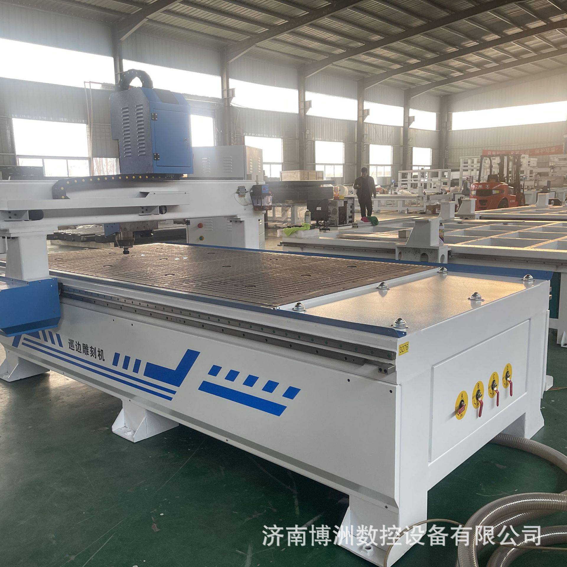 广告 CCD巡边雕刻机全自动UV异性亚克力PVC木板数控标识雕刻切割